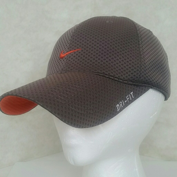 nike dri fit tailwind hat